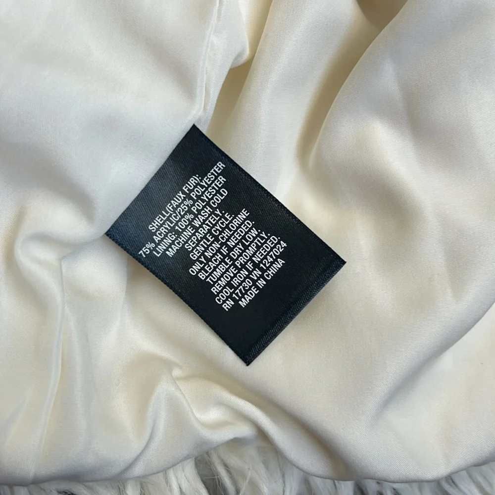 NWT Mossimo faux fur vest XS - Picture 4 of 5